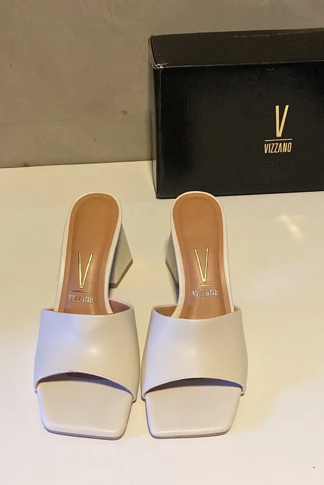 Sandália Vizzano 38 Salto Alto Grosso Original branco