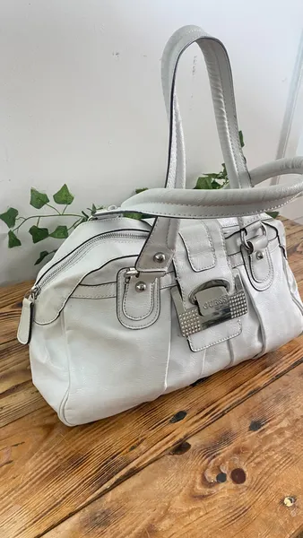Bolsa Guess branca Vintage Y2K