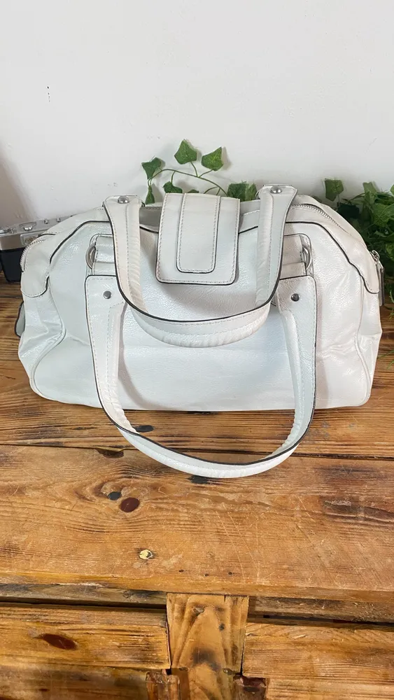 Bolsa Guess branca Vintage Y2K