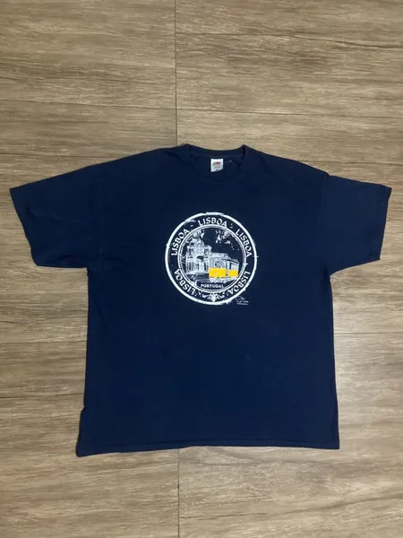 camiseta vintage lisboa (fruit of the loom)
