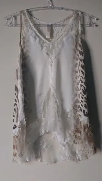 blusa animal print lança perfume