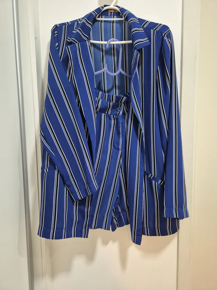 conjunto blazer e short azul listrado tam M Tricia