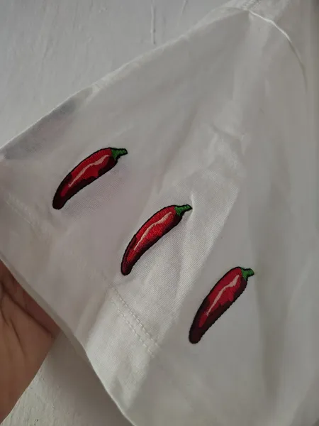 T-shirt fa4m g nova, na etiqueta