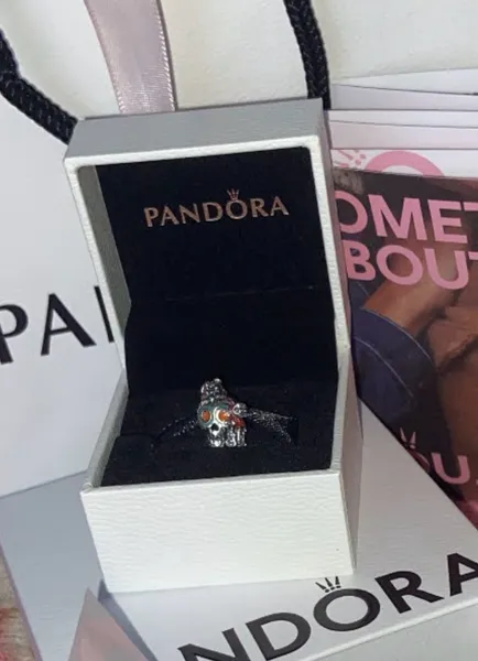 berloque viva a vida e uma festa pandora