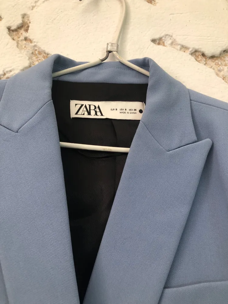 Lindo blazer azul Zara