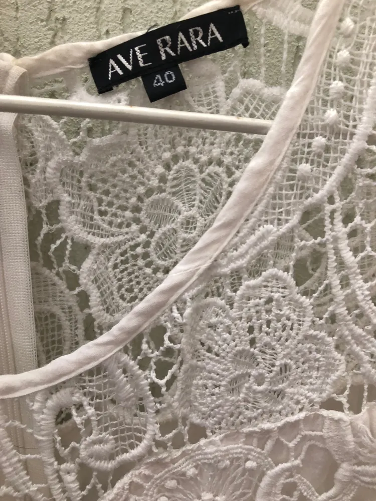 Vestido de renda ,Ave Rara.Tamanho 40