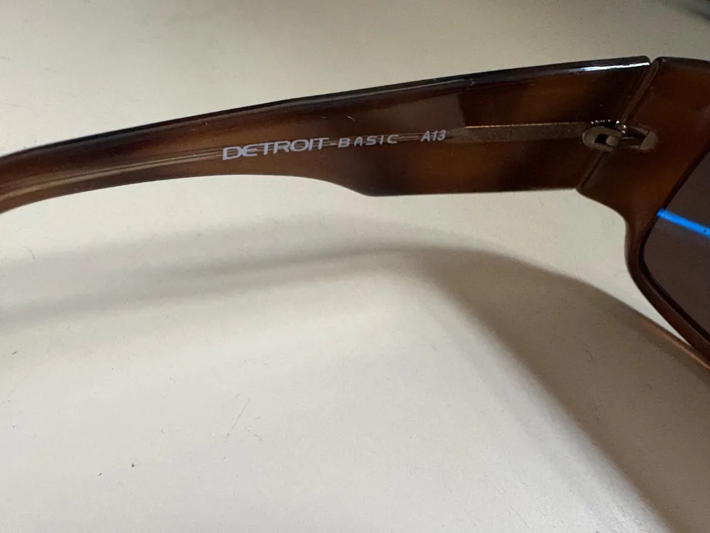 oculos de sol detroit basic a13 people 107 marrom original