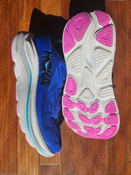 Tênis azul Hoka
