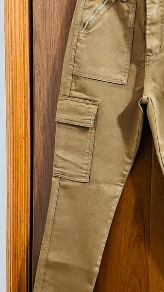 Calça  sarja cargo renner