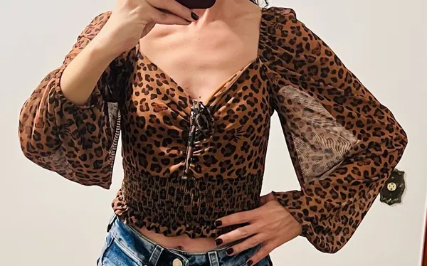 Cropped em tule animal print c&a