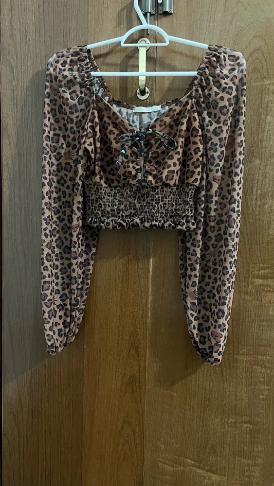 Cropped em tule animal print c&a