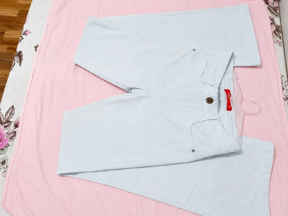 Calça flare branca