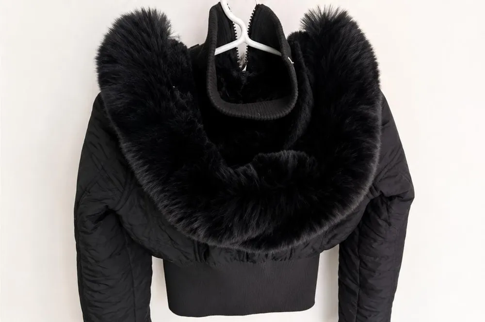 Jaqueta puffer preta y2k
