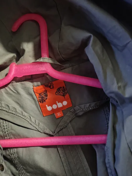 Parka verde militar da marca Uruguaia Boho