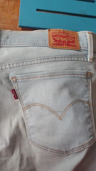 Calca Levis lavagem clara