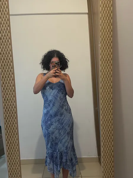 Vestido azul assimétrico flúido