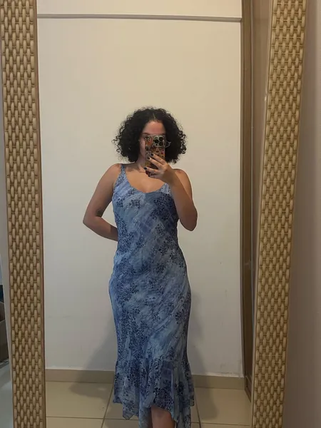 Vestido azul assimétrico flúido