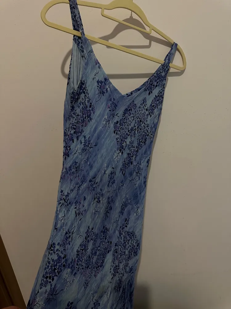 Vestido azul assimétrico flúido