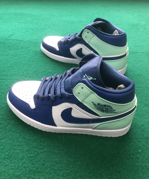 sneaker casual air jordan one mid blue mint