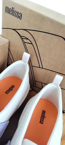 melissa cool sneakers- off withe e laranja