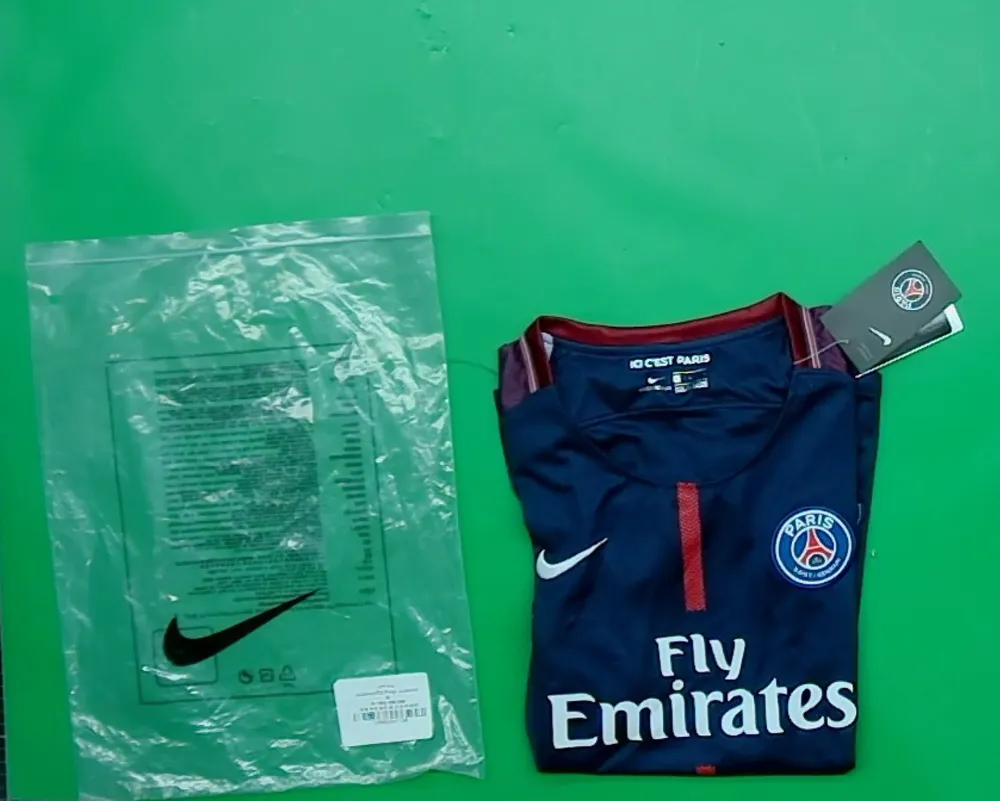 camisa feminina psg retrô 2017 2018 fly emirates - tam. m