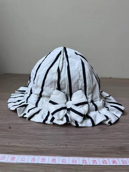 Chapéu Infantil Listrado Preto e Branco