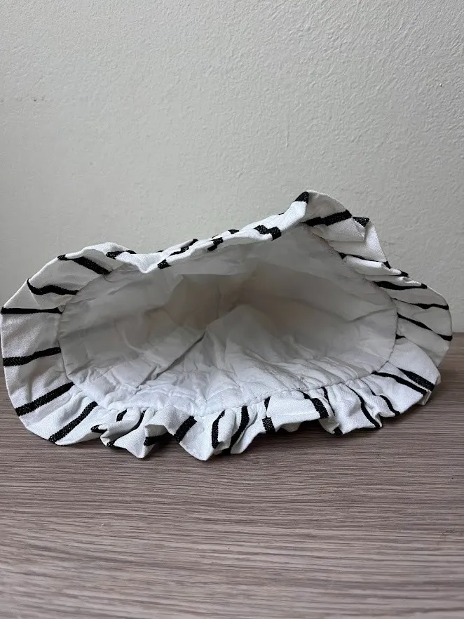 Chapéu Infantil Listrado Preto e Branco