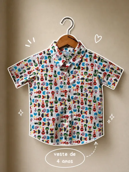 Camisa com estampa de herois
