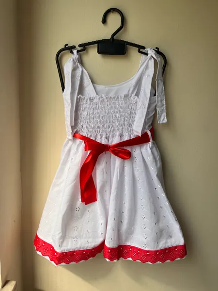 Vestido infantil de lese