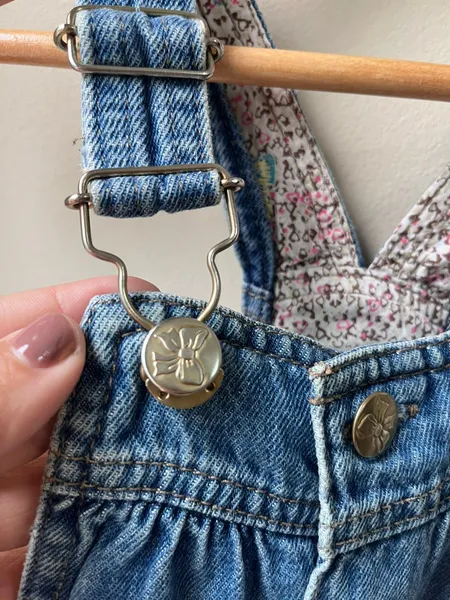 Jardineira infantil jeans