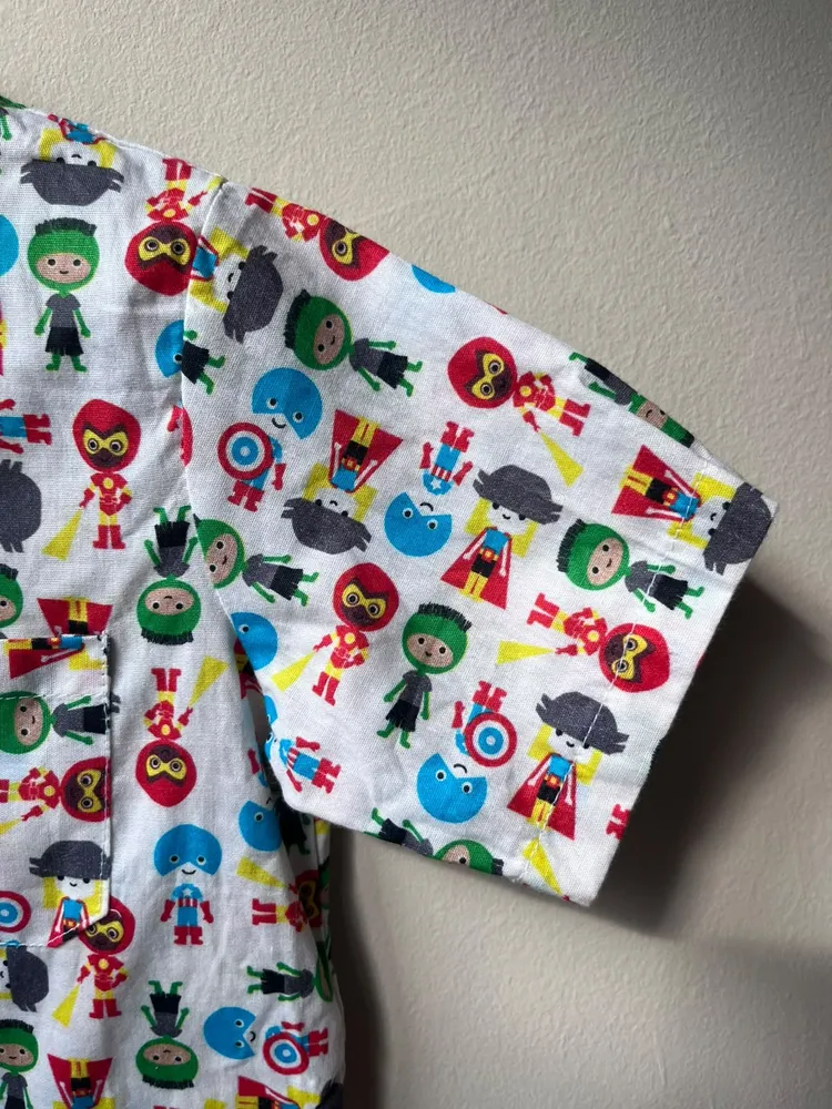 camisa infantil super heróis 4-5 anos