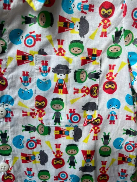 camisa infantil super heróis 4-5 anos