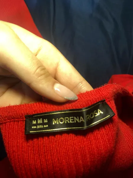 Blusa vermelhas com mangas bufantes (Tam M)