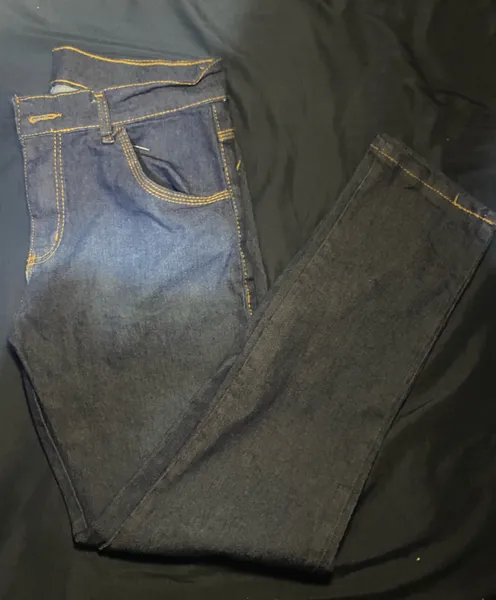 Calça jeans skinny escura (Tam 42)