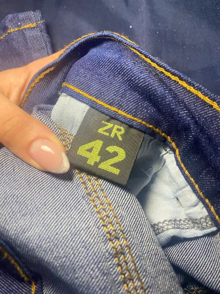 Calça jeans skinny escura (Tam 42)