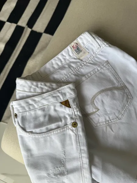 short branco jeans khelf