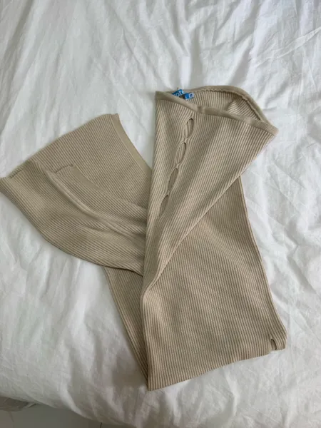 Vestido tubinho tricot bege
