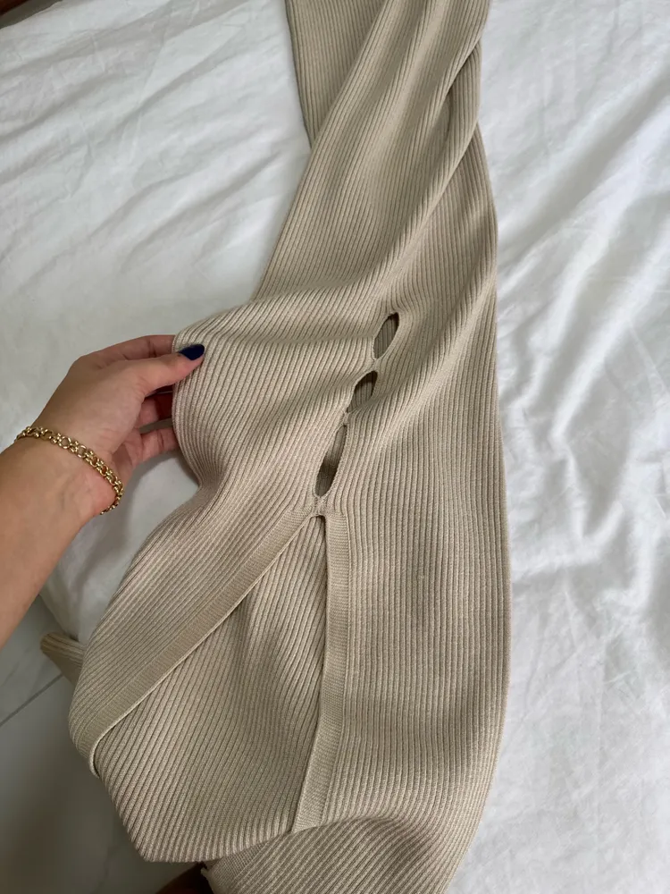 Vestido tubinho tricot bege