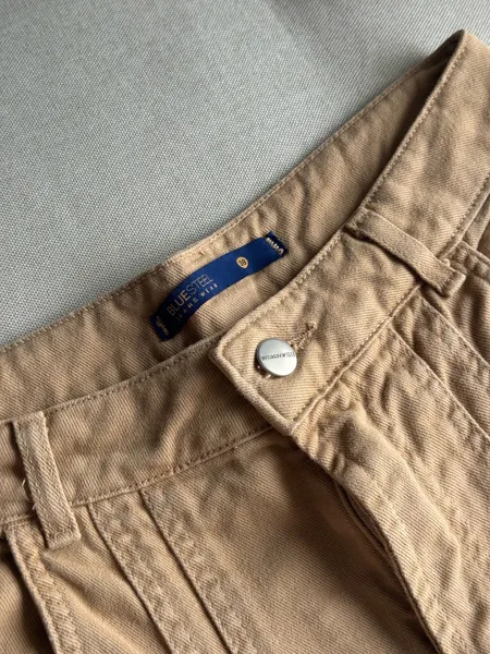 Short bege cintura alta