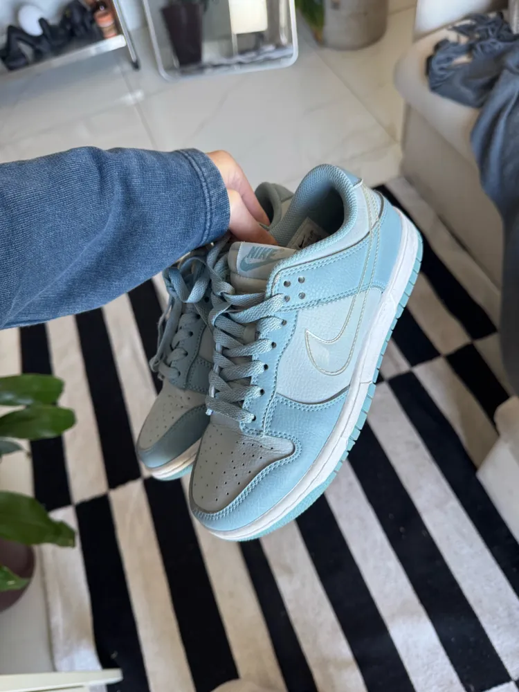 Tênis Nike Dunk Low - blue clear swoosh azul
