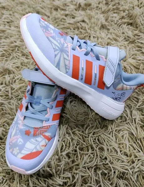 tênis Adidas Disney tamanho 32