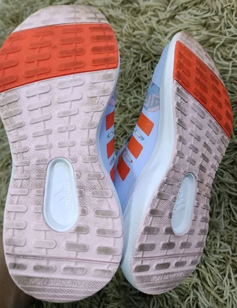 tênis Adidas Disney tamanho 32