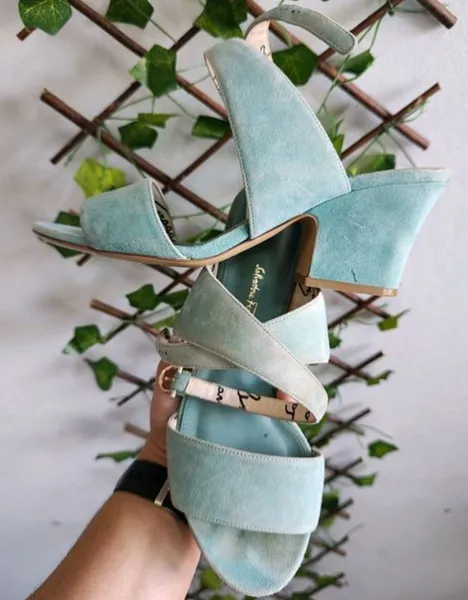 sandália Salvatore Ferragamo tamanho 35