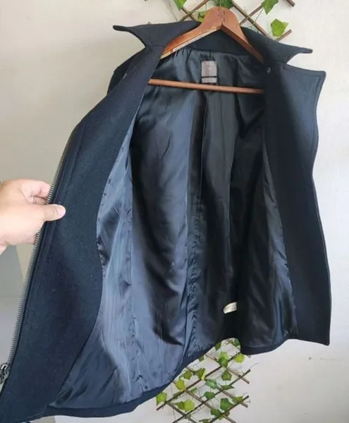 casaco gap moto coat melt em lã batida na cor azul marinho
