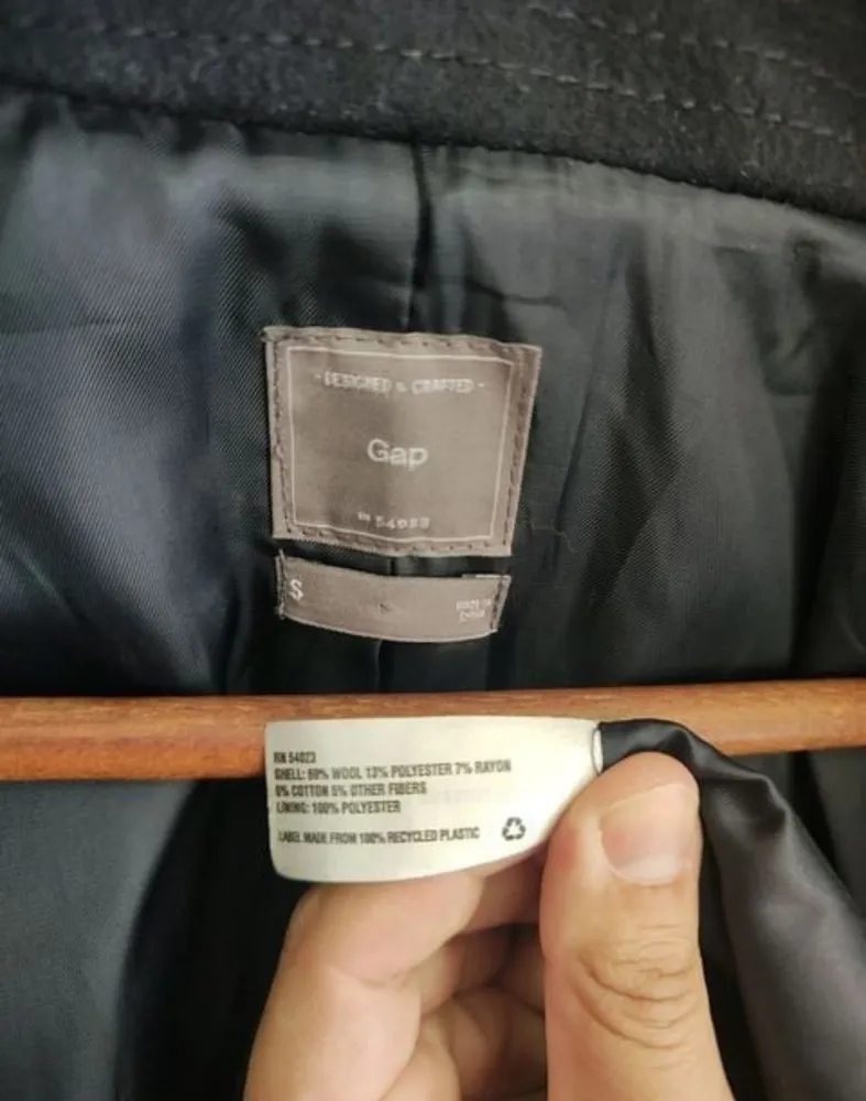 casaco gap moto coat melt em lã batida na cor azul marinho