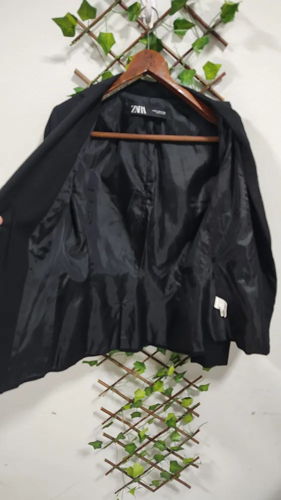 blazer feminino zara, tamanho 36, na cor preta