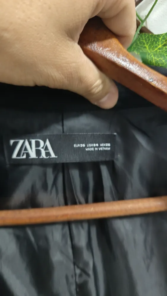 blazer feminino zara, tamanho 36, na cor preta