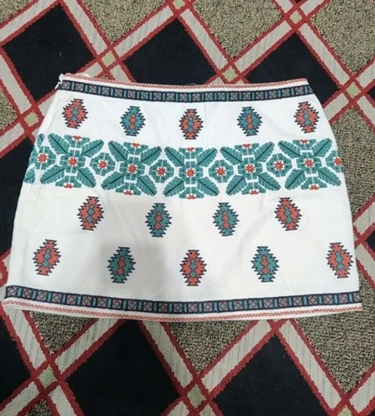 saia curta da zara, tamanho g