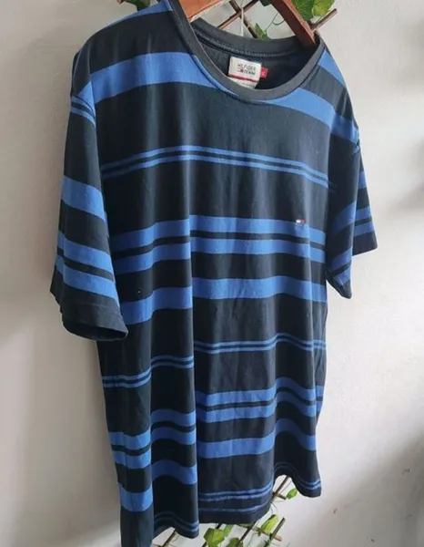 camiseta masculina  Tommy hilfiger denim