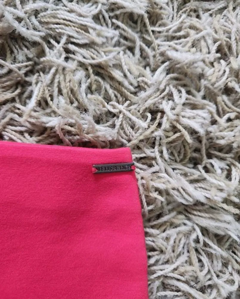 saia le lis blanc na cor rosa